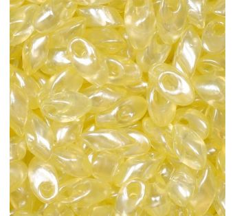 Korálky MIYUKI Long MAGATAMA - 4x7mm - Transparent Pale Yellow Luster - Discontinued - 5g