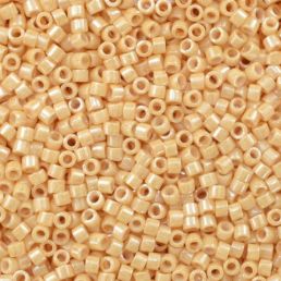 Miyuki Delica 11/0 - Lt Caramel Ceylon DB0205 - 5 g
